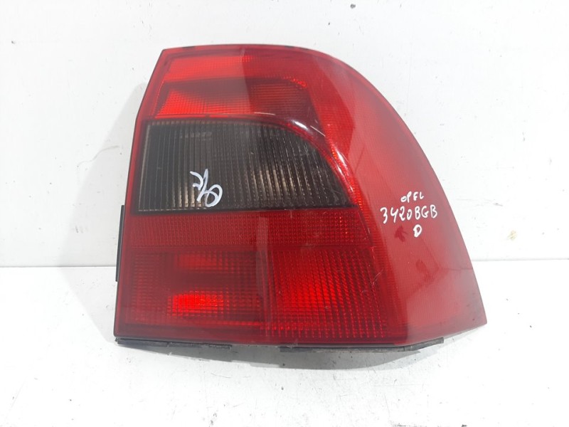 Recambio de piloto trasero derecho para opel vectra b berlina básico referencia OEM IAM   