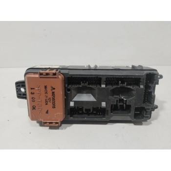 CAJA RELES / FUSIBLES MB953355 