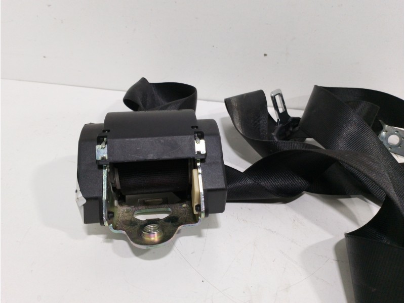 Recambio de cinturon seguridad trasero derecho para audi a4 ber. (b8) básico referencia OEM IAM 621421000  