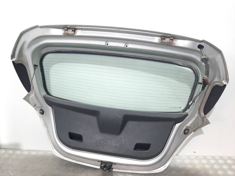 Recambio de porton trasero para opel corsa d cosmo referencia OEM IAM 93191542 PLATA 