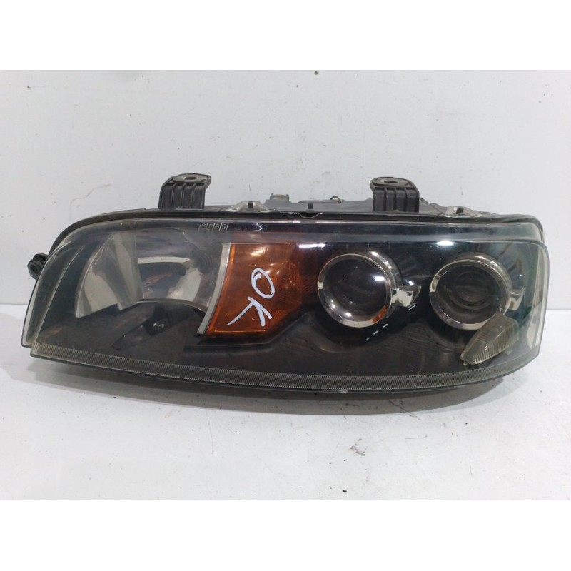 Recambio de faro izquierdo para fiat punto berlina (188) 1.9 d elx (i) referencia OEM IAM   