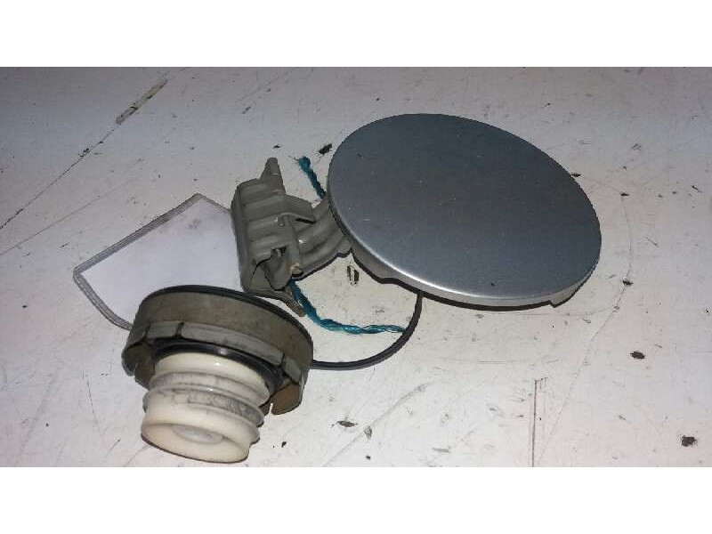 Recambio de tapa exterior combustible para toyota yaris (ncp1/nlp1/scp1) 1.4 d-4d expo referencia OEM IAM 7735052010  