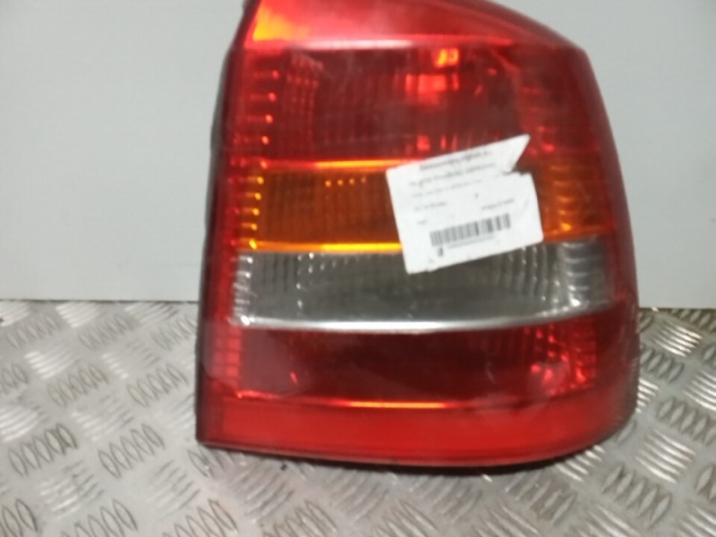 Recambio de piloto trasero derecho para opel astra g berlina club referencia OEM IAM 2211437  