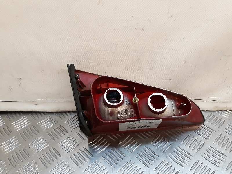 Recambio de piloto porton trasero derecho para peugeot 607 (s1) básico referencia OEM IAM   