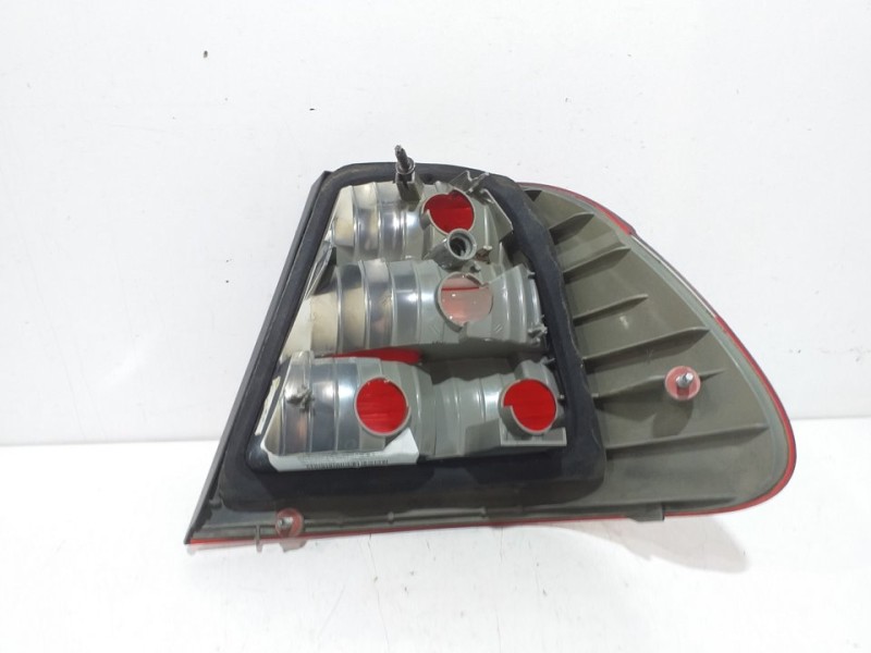 Recambio de piloto trasero izquierdo para bmw serie 3 berlina (e46) 318i referencia OEM IAM 388021L1  