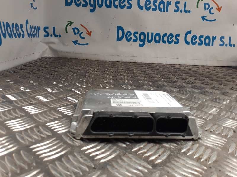 Recambio de centralita motor uce para volkswagen passat berlina (3b2) básico referencia OEM IAM 5WP4250  