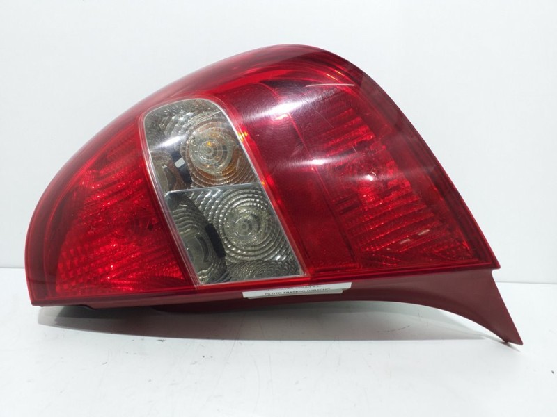 Recambio de piloto trasero derecho para citroën c5 berlina 2.0 16v sx automático referencia OEM IAM   