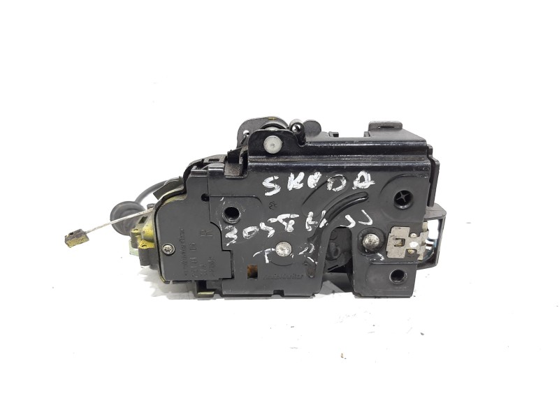 Recambio de cerradura puerta trasera derecha para skoda octavia berlina (1z3) ambition referencia OEM IAM   