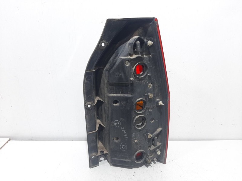 Recambio de piloto trasero izquierdo para mitsubishi space wagon (n80/n90) 2,4 glx referencia OEM IAM 9387  