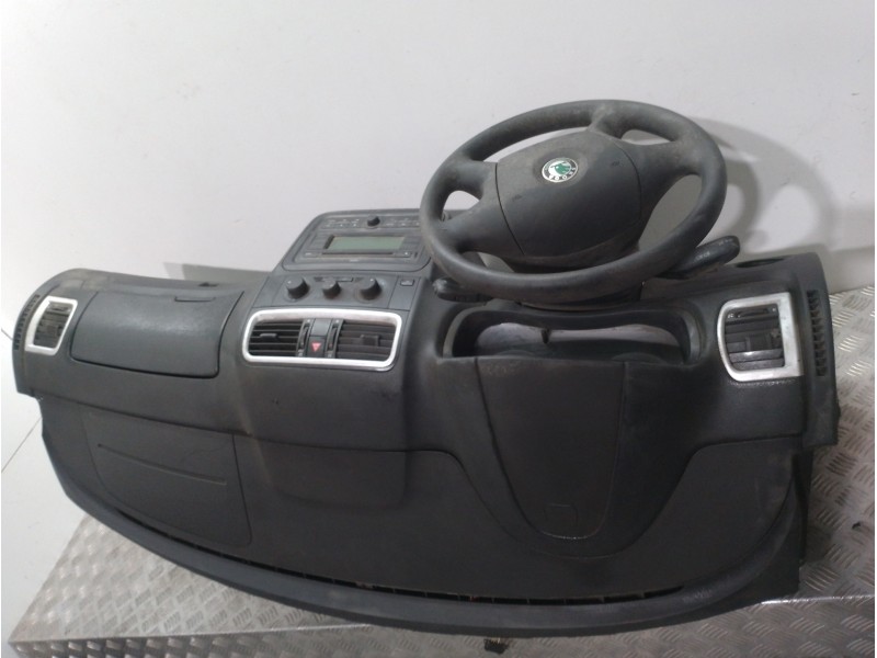 Recambio de salpicadero para skoda fabia (5j2 ) sport referencia OEM IAM 5J1857007EF  