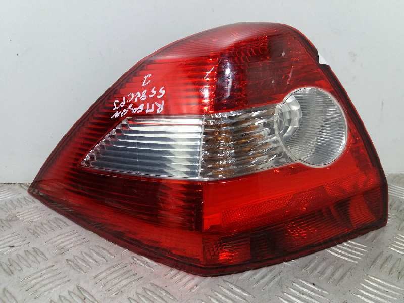 Recambio de piloto trasero izquierdo para renault megane ii berlina 5p confort dynamique referencia OEM IAM 8200073236  