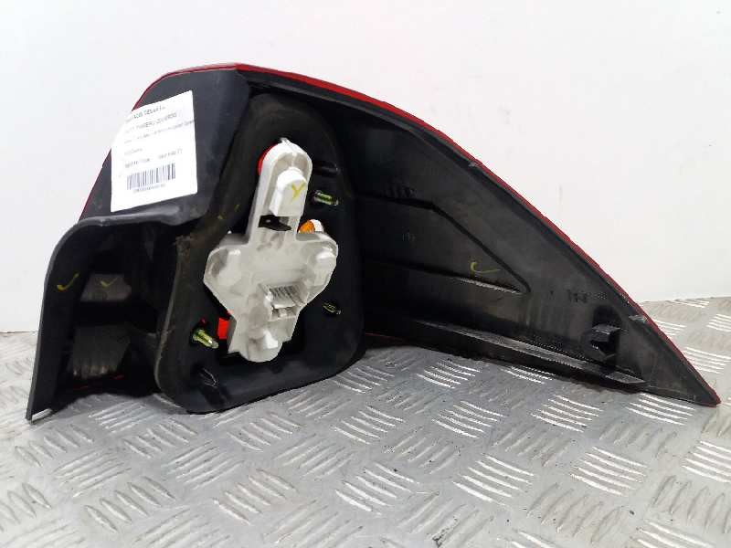 Recambio de piloto trasero izquierdo para renault megane ii berlina 5p confort dynamique referencia OEM IAM 8200073236  