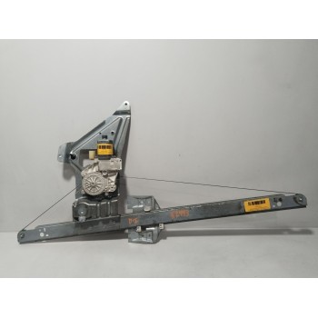 ELEVALUNAS DELANTERO IZQUIERDO A9067200046 