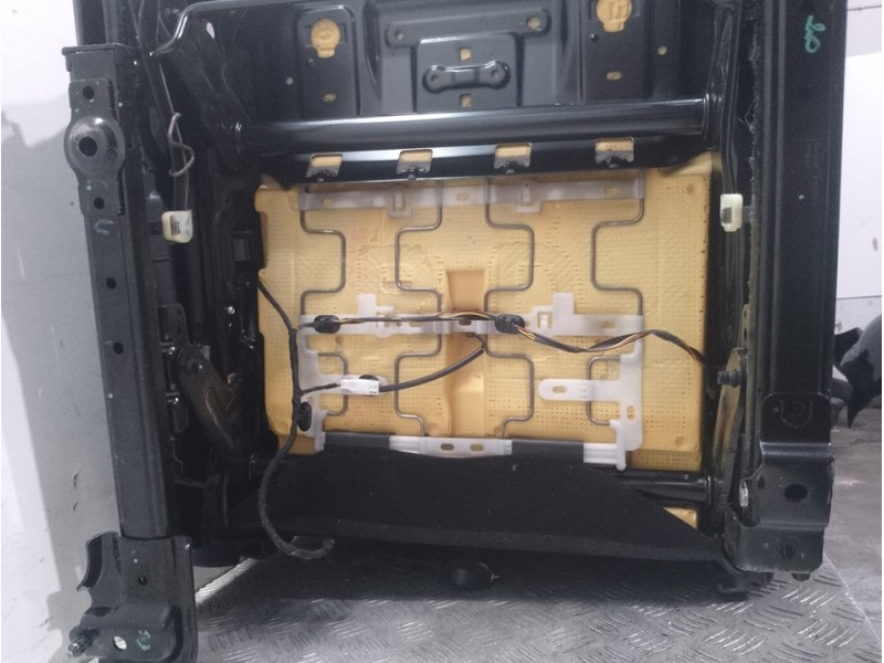 Recambio de asiento delantero derecho para peugeot 5008 active referencia OEM IAM   