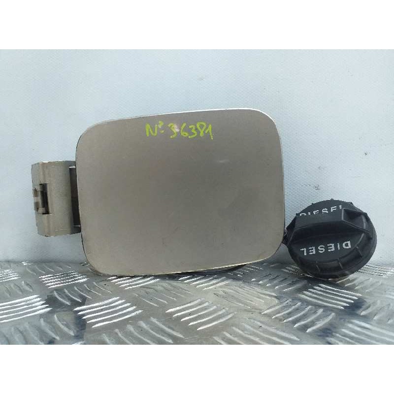 Recambio de tapa exterior combustible para kia carens 2.0 crdi lx monovolumen referencia OEM IAM 0K2FA42410 MARRON 