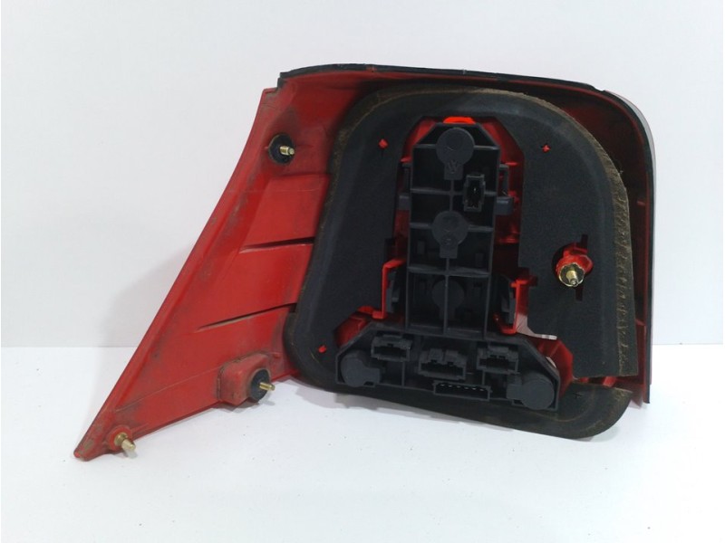 Recambio de piloto trasero derecho para volkswagen golf iv berlina (1j1) soul referencia OEM IAM 1J6945257  