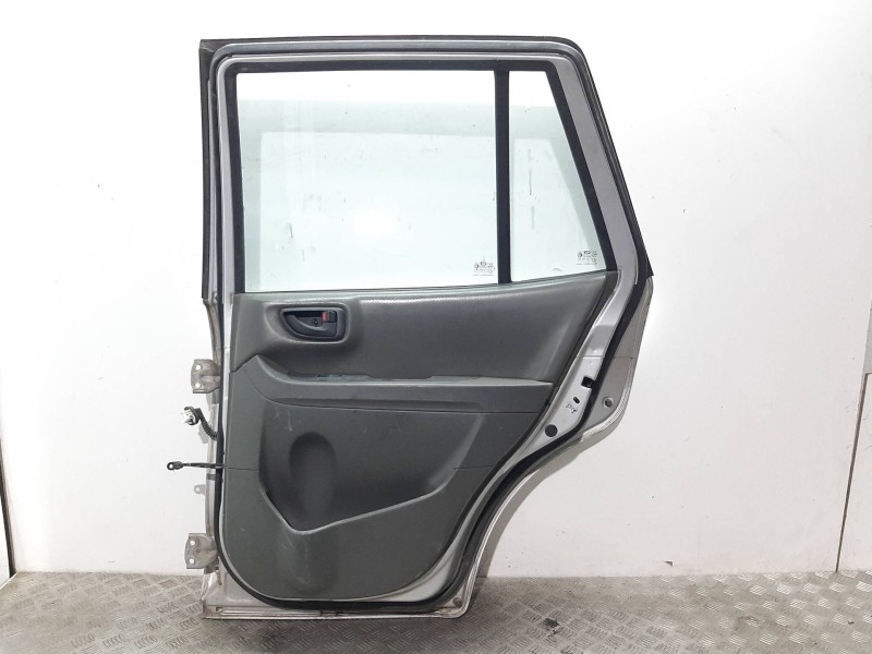 Recambio de puerta trasera derecha para hyundai santa fe (sm) 2.4 gls referencia OEM IAM 7700426110 GRIS 