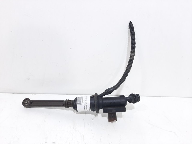 Recambio de bomba embrague para peugeot 5008 active referencia OEM IAM  9689016180 