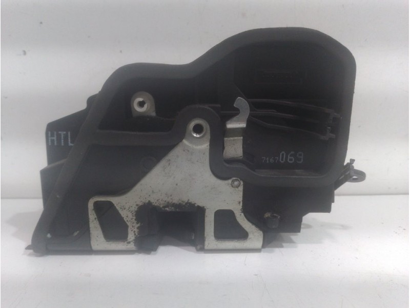 Recambio de cerradura puerta trasera izquierda para bmw x3 (e83) 2.0d referencia OEM IAM 7167069 7 PINES 