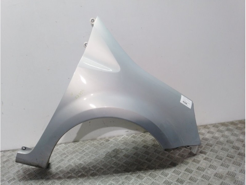 Recambio de aleta delantera derecha para renault modus confort dynamique referencia OEM IAM 631007942R PLATA 