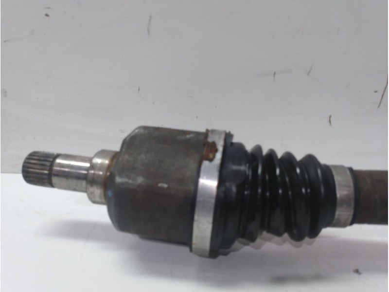 Recambio de transmision delantera izquierda para peugeot 5008 active referencia OEM IAM 3272PZ  