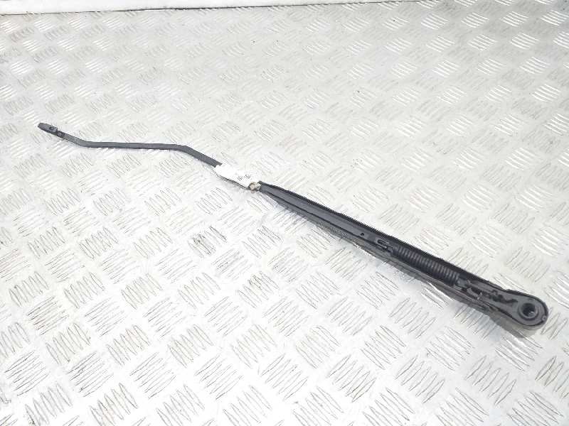 Recambio de brazo limpia delantero derecho para citroën c3 1.4 hdi sx plus referencia OEM IAM   