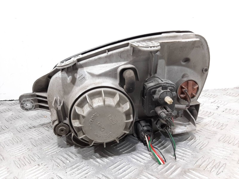 Recambio de faro derecho para hyundai santa fe (sm) 2.4 gls referencia OEM IAM 9210226025  