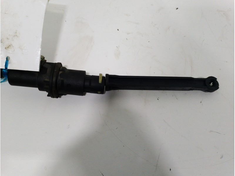 Recambio de bombin embrague para peugeot 207 x-line referencia OEM IAM 9680155480  