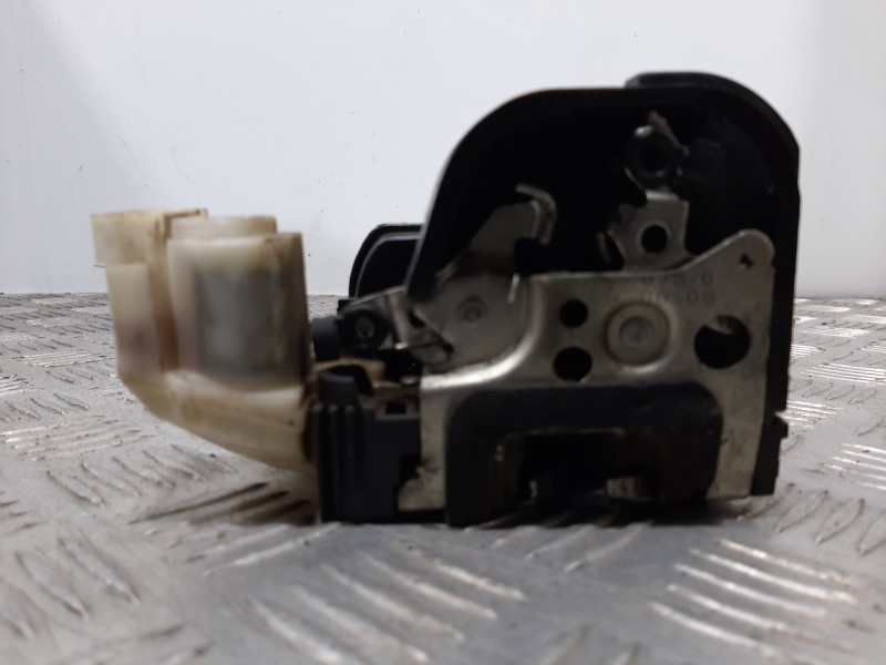 Recambio de cerradura puerta delantera derecha para fiat multipla (186) jtd 105 elx referencia OEM IAM 0046750111  