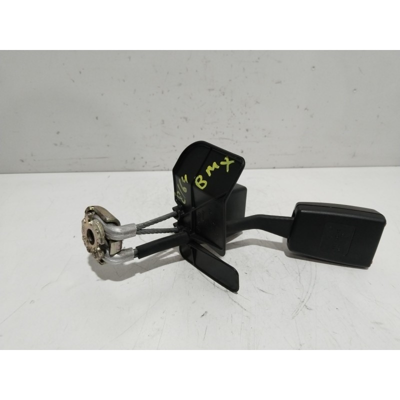 ENGANCHE CINTURON TRASERO CENTRAL 8D0857739D  - imagen 4