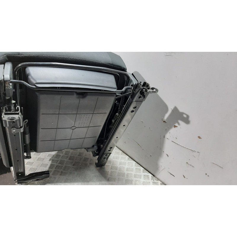 ASIENTO TRASERO DERECHO C2455720XF  - imagen 2