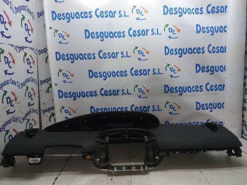 Recambio de salpicadero para renault scenic ii authentique referencia OEM IAM 8200494113  