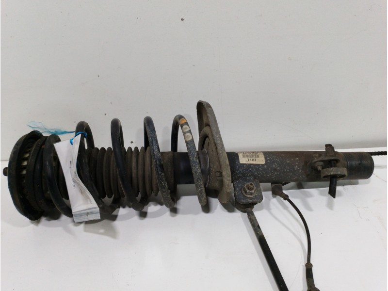 Recambio de amortiguador delantero derecho para peugeot 207 x-line referencia OEM IAM 520858  