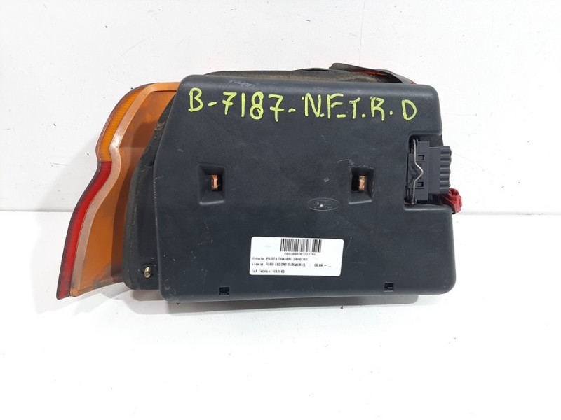 Recambio de piloto trasero derecho para ford escort turnier cl referencia OEM IAM 1052400  