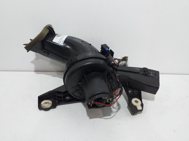 Recambio de motor calefaccion trasero derecho para peugeot 5008 active referencia OEM IAM 9683444380 9683444380 T5156001