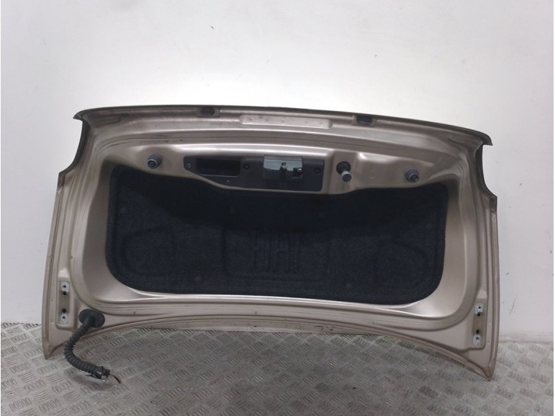 Recambio de porton trasero para fiat linea (110) dynamic referencia OEM IAM  ORO 