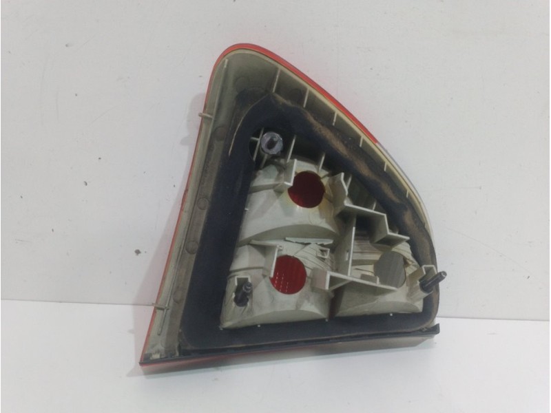 Recambio de piloto trasero derecho para bmw serie 3 berlina (e46) 330xd referencia OEM IAM 63216946536  