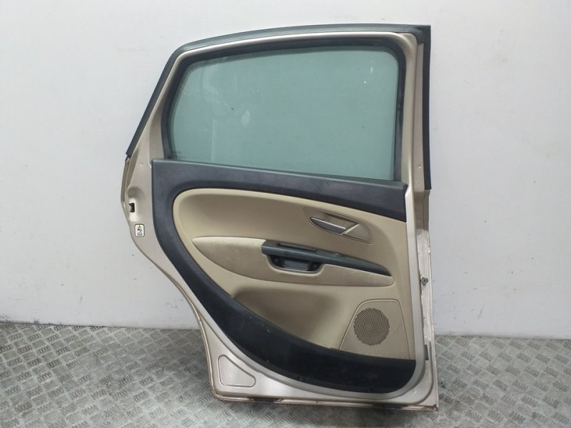 Recambio de puerta trasera izquierda para fiat linea (110) dynamic referencia OEM IAM  ORO 