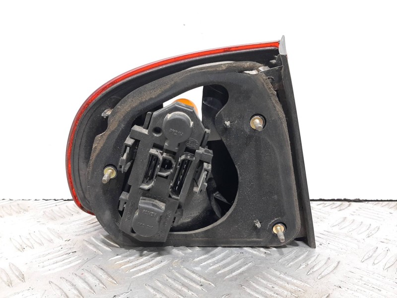 Recambio de piloto trasero derecho para seat toledo (1m2) signo referencia OEM IAM 1M5945112  