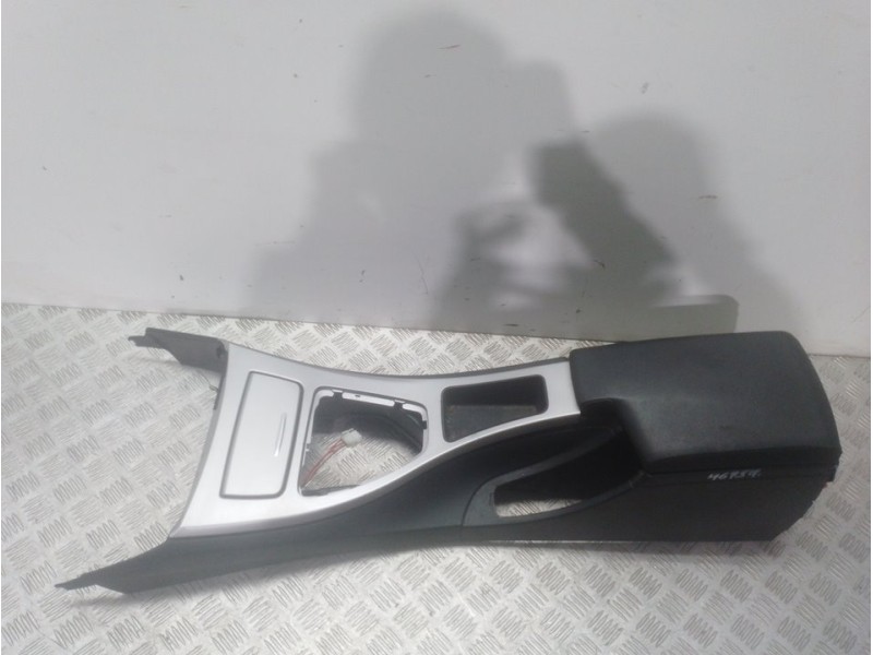 Recambio de consola central para bmw serie 3 touring (e91) 320d referencia OEM IAM 51167130686 NEGRO 