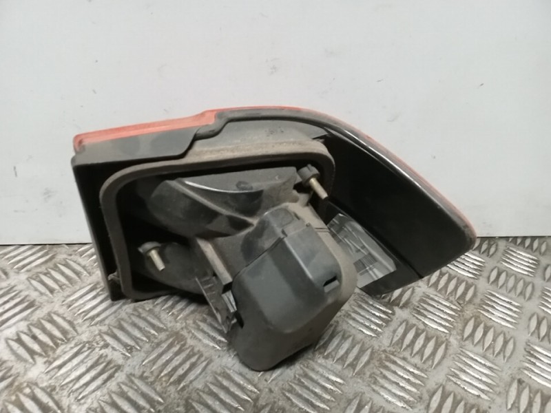 Recambio de piloto trasero izquierdo para volkswagen vento (1h2) cl referencia OEM IAM   