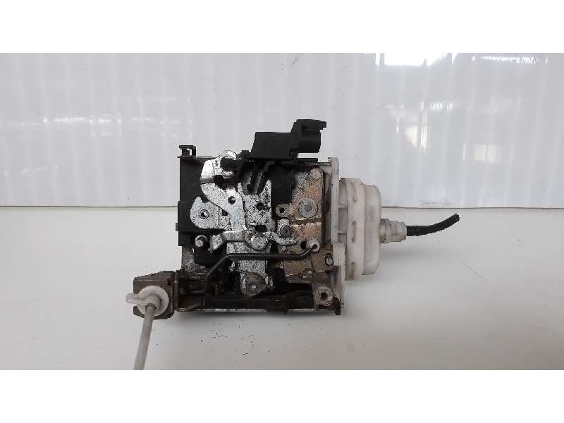 Recambio de cerradura puerta delantera derecha para audi a3 (8l) 1.9 tdi ambiente referencia OEM IAM   