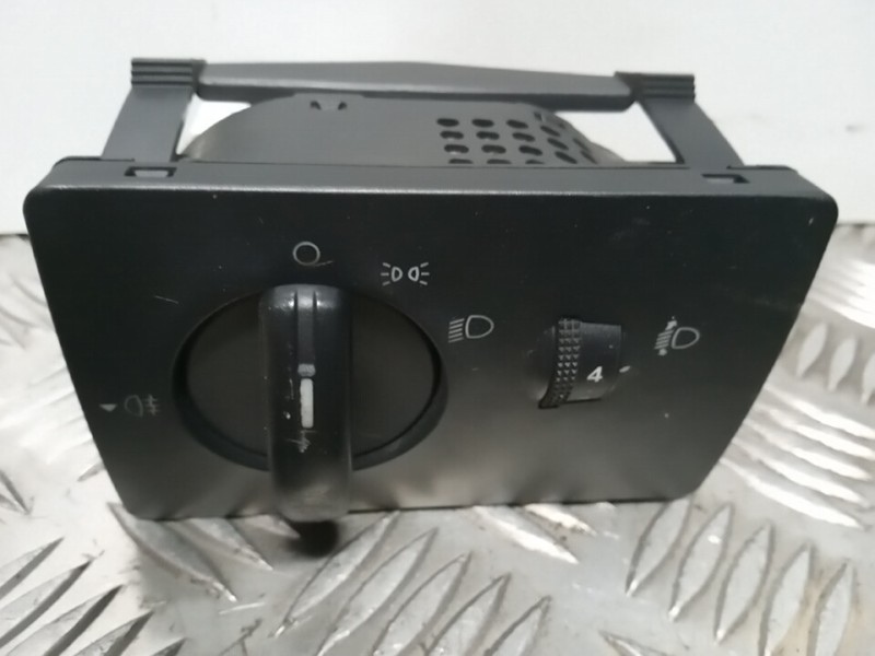 Recambio de mando luces para ford fiesta (cbk) ghia referencia OEM IAM 6S6T13A024EA  