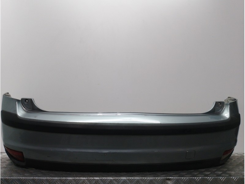 Recambio de paragolpes trasero para ford focus berlina (cap) ghia referencia OEM IAM 4M51A17906 GRIS 