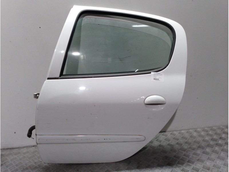 Recambio de puerta trasera izquierda para peugeot 206+ básico referencia OEM IAM 900678  