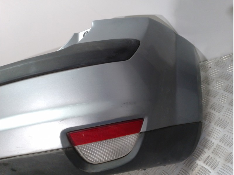 Recambio de paragolpes trasero para ford focus berlina (cap) ghia referencia OEM IAM 4M51A17906 GRIS 