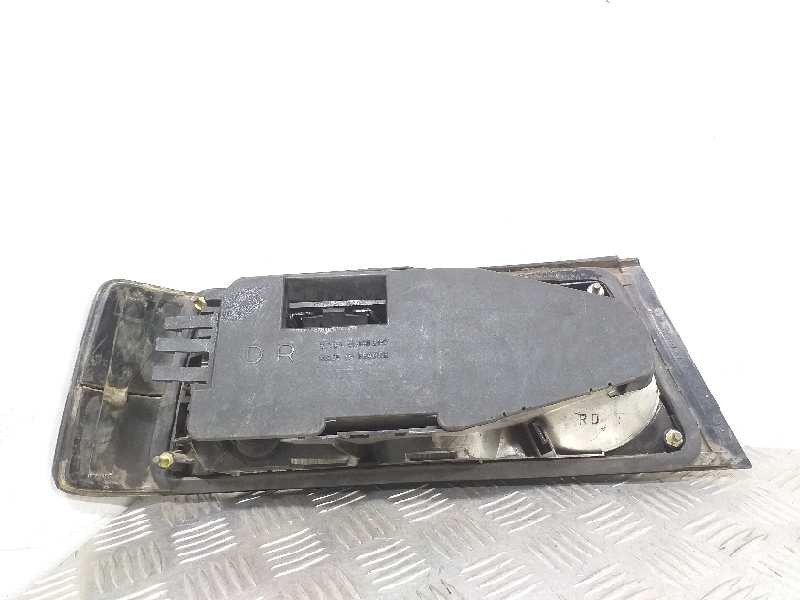 Recambio de piloto trasero derecho para peugeot 405 berlina sri exclusive referencia OEM IAM    Recambio de piloto trasero derecho para peugeot 405 berlina sri exclusive referencia OEM IAM