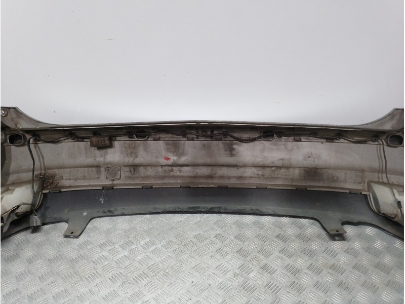 Recambio de paragolpes trasero para ford focus berlina (cap) ghia referencia OEM IAM 4M51A17906 GRIS 