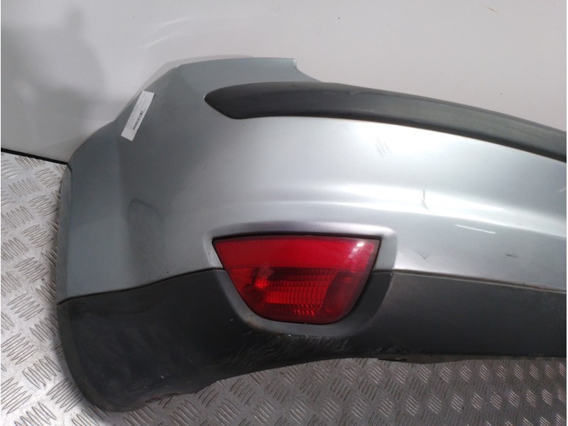 Recambio de paragolpes trasero para ford focus berlina (cap) ghia referencia OEM IAM 4M51A17906 GRIS 