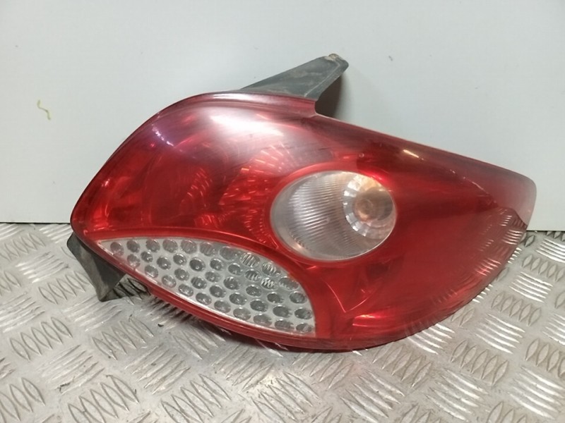 Recambio de piloto trasero derecho para peugeot 206+ básico referencia OEM IAM 6351GV   Recambio de piloto trasero derecho para peugeot 206+ básico referencia OEM IAM 6351GV